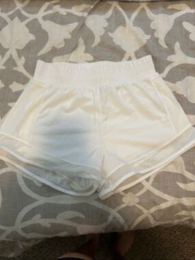 Alyth White Elastic Waist Athletic Shorts